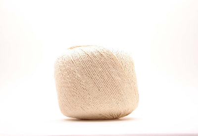 Boule torsadée de corde d'emballage en sisal 2,5 kg environ. 630 mètres