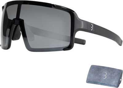 Lunettes de cyclisme Bbb pour hommes et femmes - Lunettes de soleil de vélo avec grand verre pour une protection UV à 100 % - Lunettes de sport durables à monture complète - Fumée noire brillante - Chester BSG-69