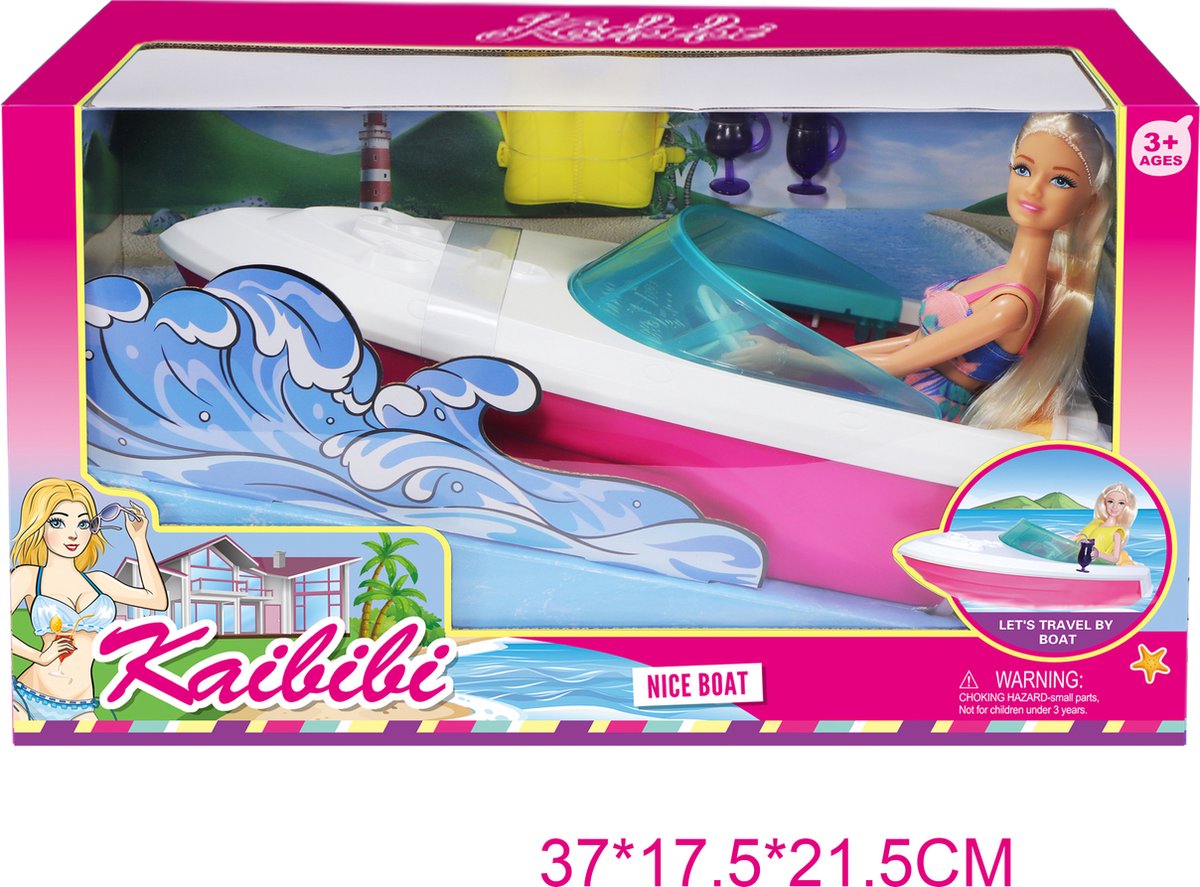 Poupée Amuuso 29 cm avec bateau.