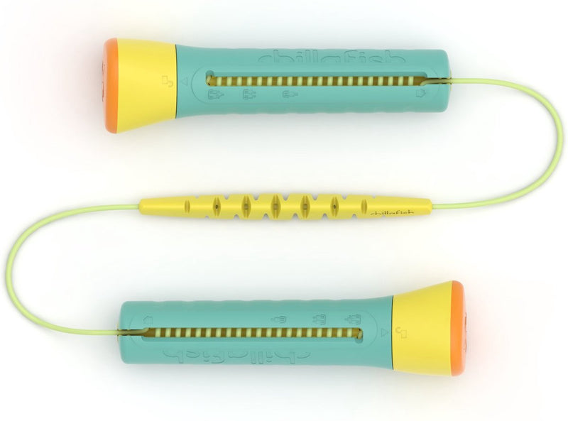 Chillafish corde à sauter enfants réglable en longueur - vert - corde à sauter filles et garçons 4 ans - facile à ranger grâce aux poignées à roulettes - modèle skibbi