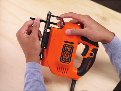 Scie sauteuse Black+decker 520w. coupes droites. courbures et biseaux à 45°. vitesse variable - ks701ek-qs