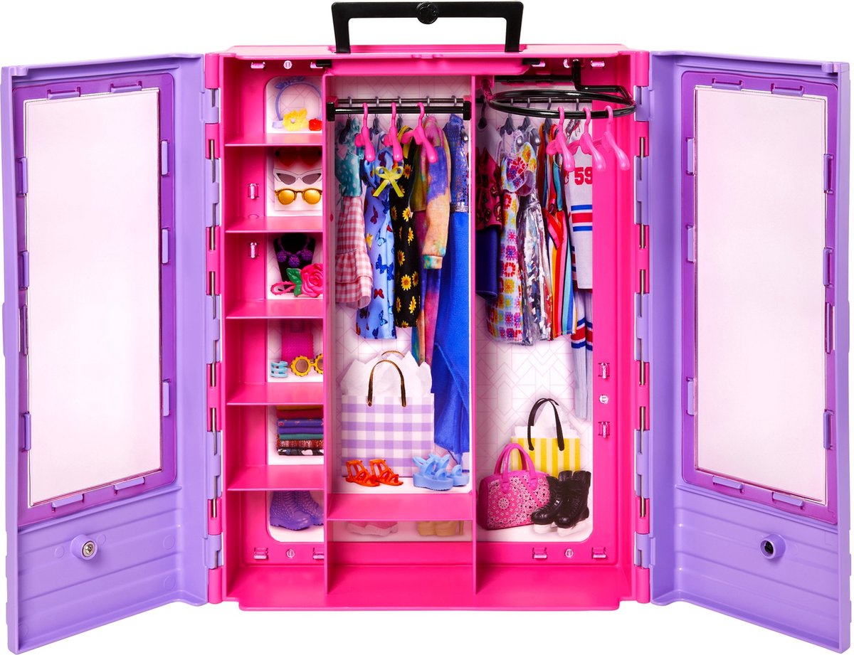 Mattel Ultimate Wardrobe avec des pendentifs