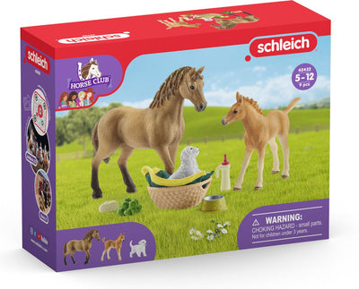 Schleich Horse Club Play Figure Set - Sarah prend soin des jeunes animaux - Jouets pour enfants pour garçons et filles - 5 à 12 ans - 9 pièces - 42432