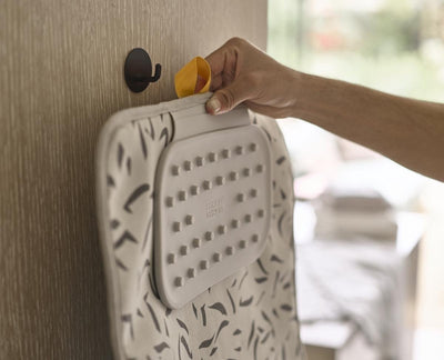Joseph joseph tapis de repassage Swift avec technologie Driplock - tapis de repassage portable et résistant à la chaleur avec support de fer intégré - écru scatter