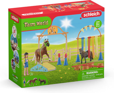 Schleich Farm World Play Figure Set - Camp d'entraînement de chevaux - Jouets pour enfants pour garçons et filles - 3 à 8 ans - 41 pièces - 42481