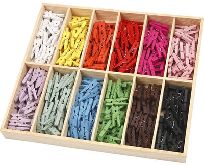 Mini à vêtements pêches colorées, 12x24st.