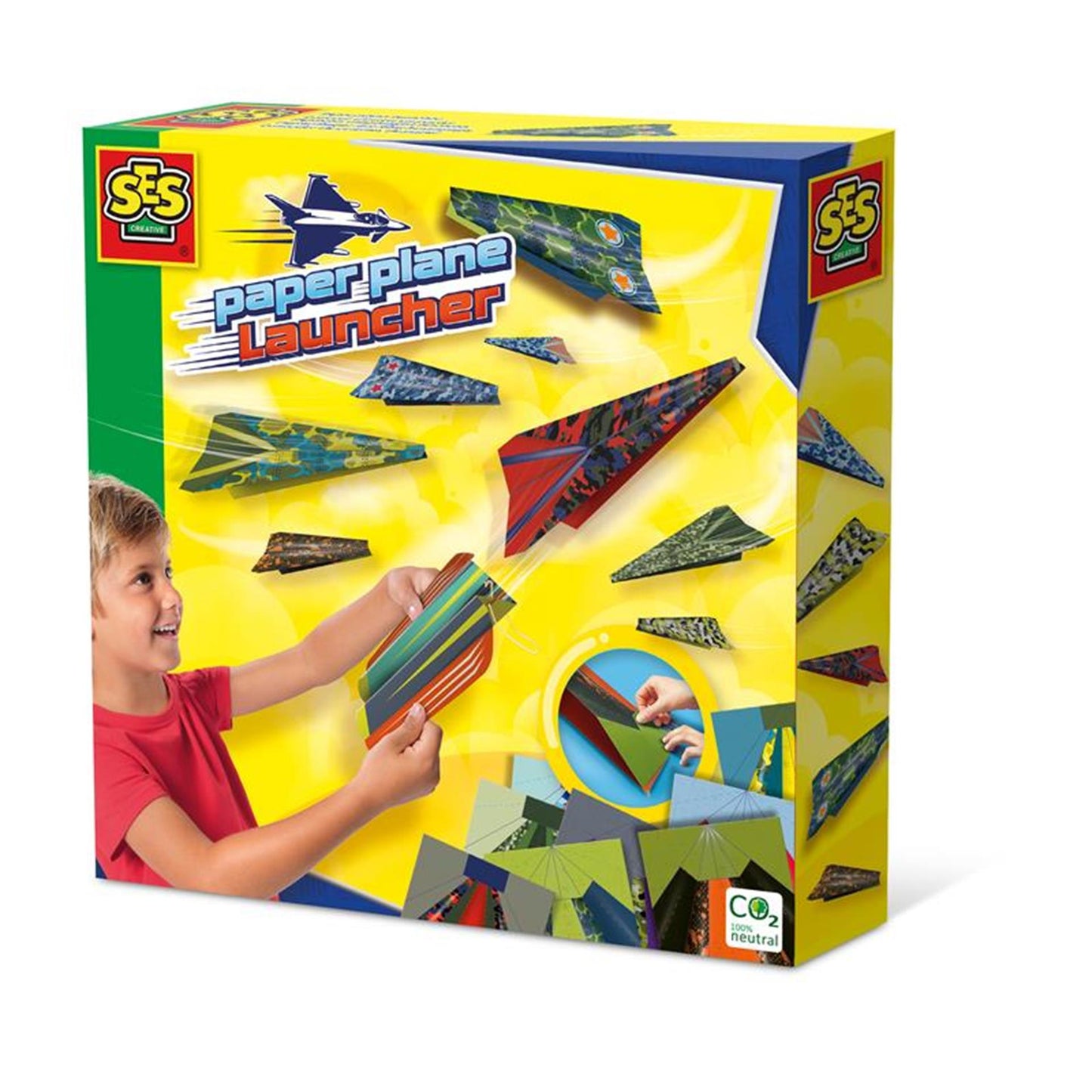 Lancer de nombreux avions en papier