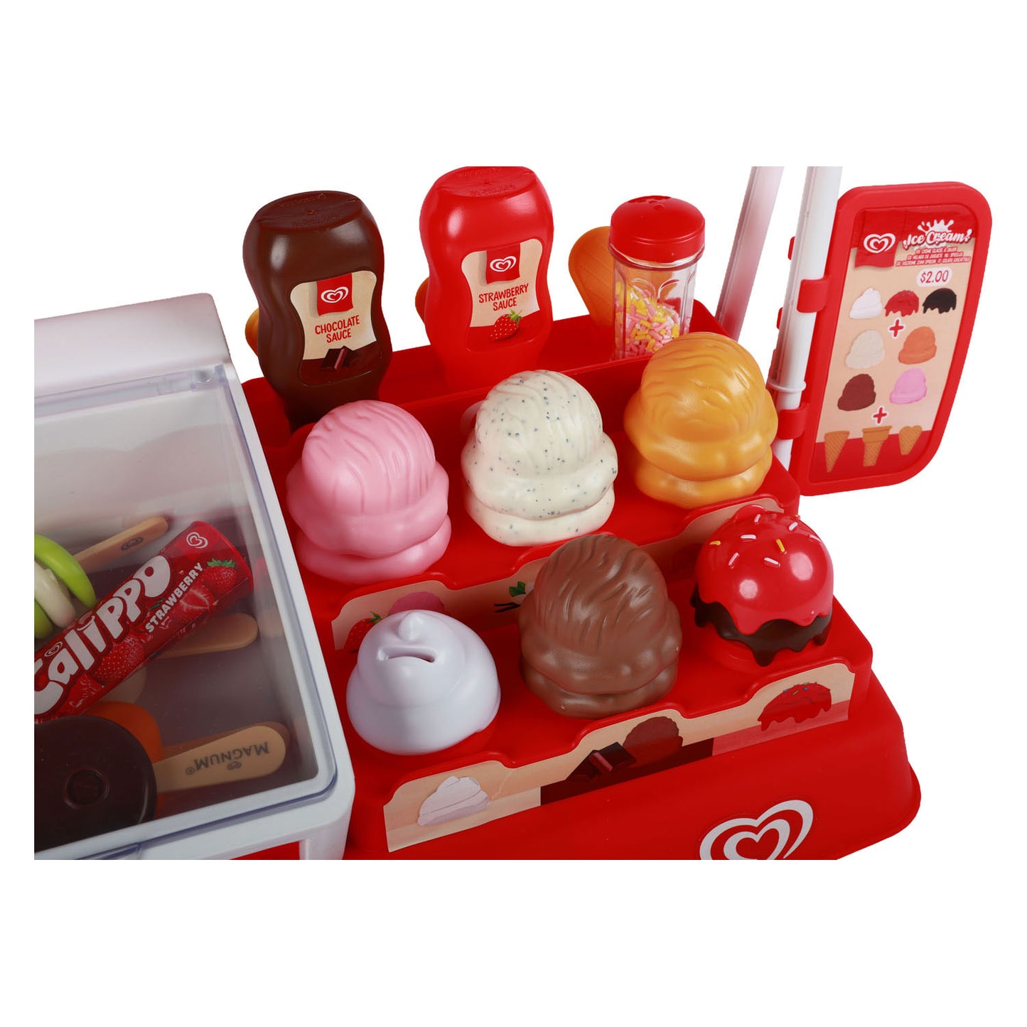 Casdon Ola joue au stand de glaces