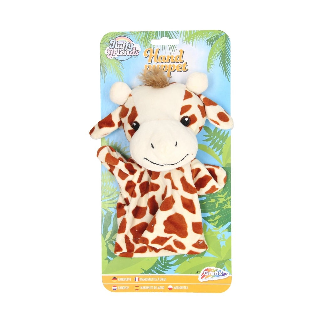 Girafe animal à la main