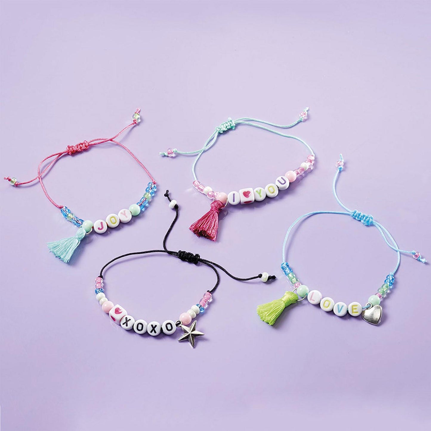 Bracelets de la lettre de faire du totum
