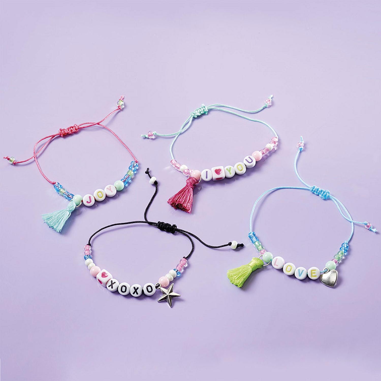 Bracelets de la lettre de faire du totum