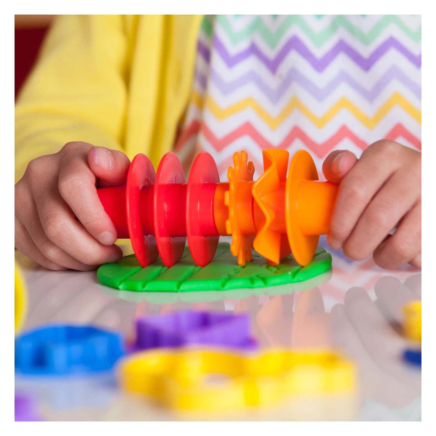 Boîte à outils Play-doh avec +30 pièces 10 pots en argile