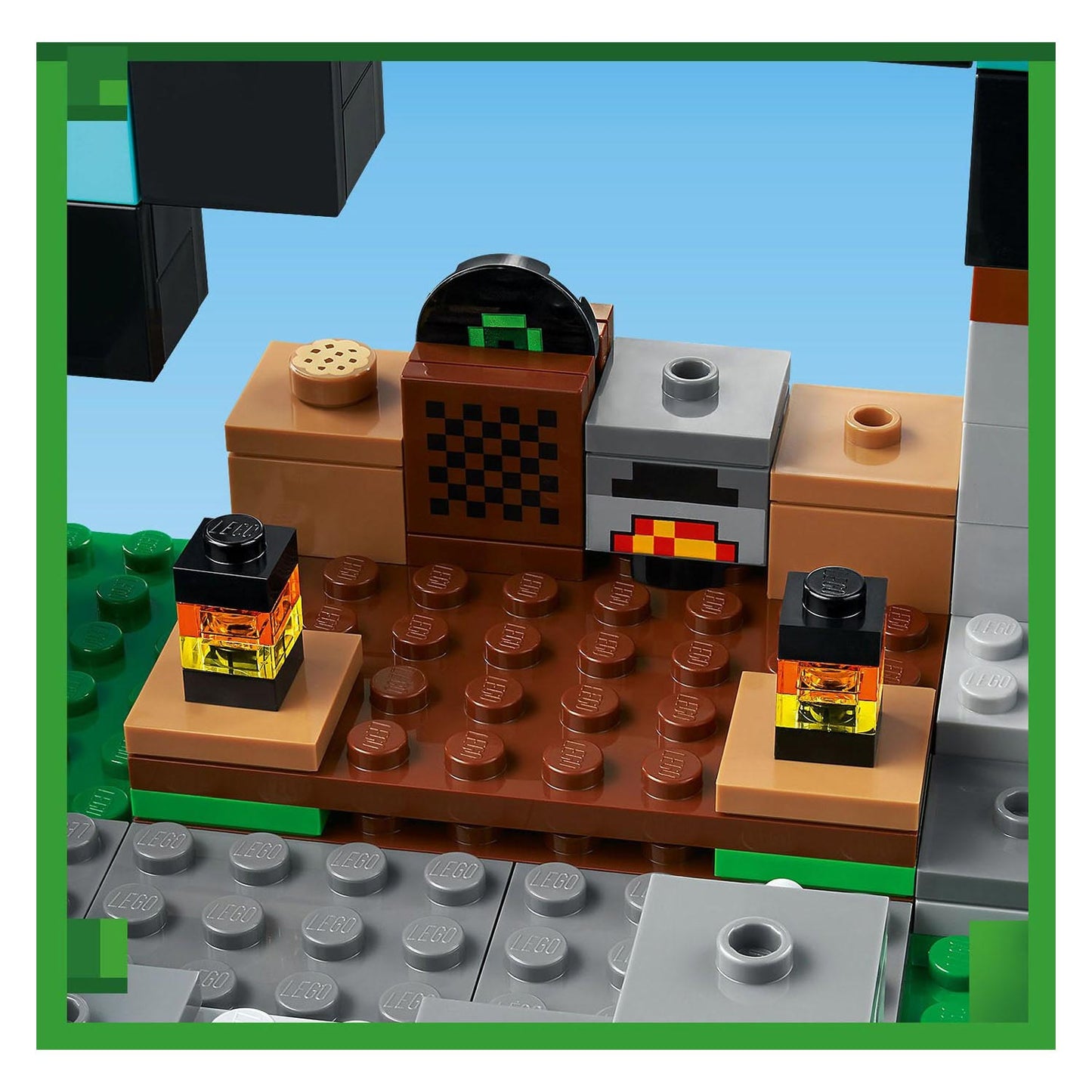 Lego LEGO Minecraft 21244 Base d'Attaque Epée