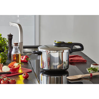 Tefal Tefal P25807 Sécurisez 5 autocuiseurs à la mode 6 litres avec panier à vapeur