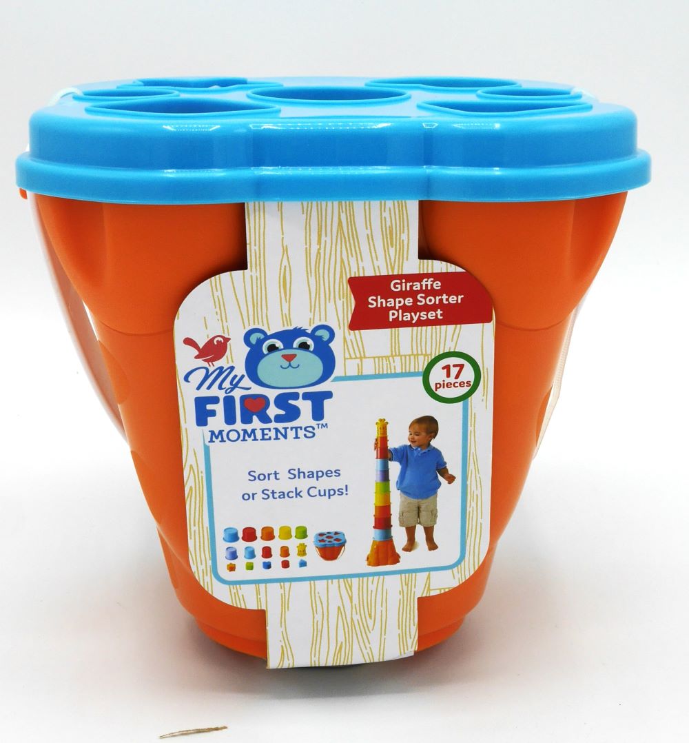 tasses d'empilement avec ragoût de forme dans des couleurs gaies