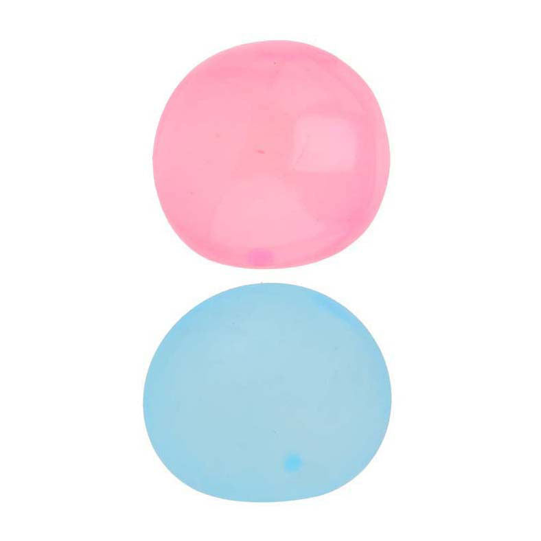 Johntoy poussant lentement la balle de compression, 7cm