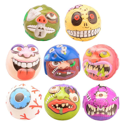 Johntoy presse la boule de monstre