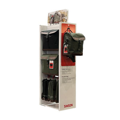 Présentoir de magasin Simson rempli de sacoches pour vélos urbains (16 + 2 gratuites)