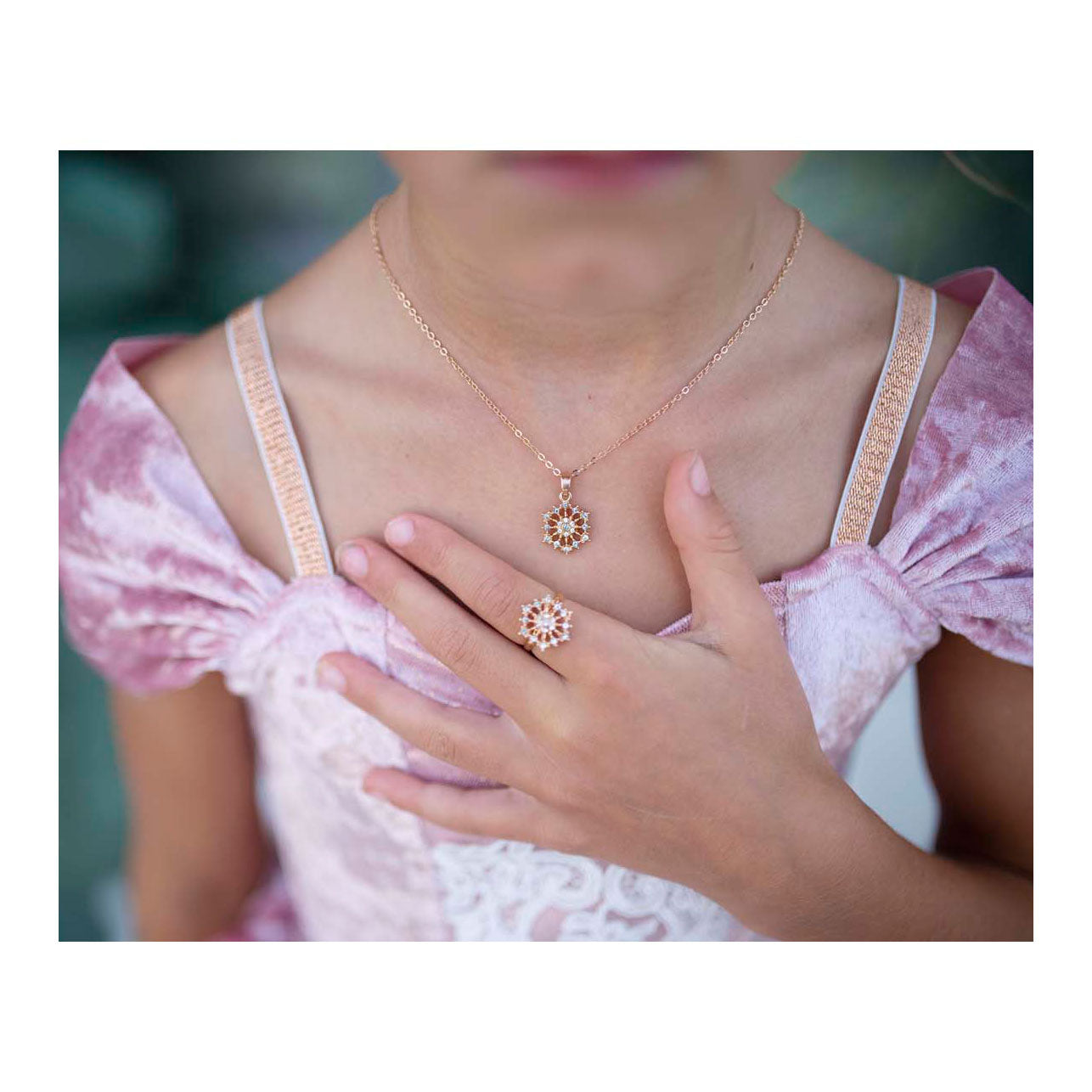 Ensemble de bagues et collier en forme de flocon de neige pour grands prétendants - 2 pièces.