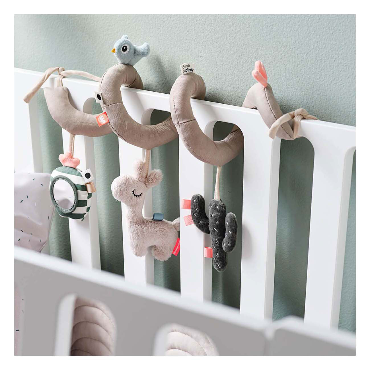 Fait par les activités de cerf spiral lalee beige