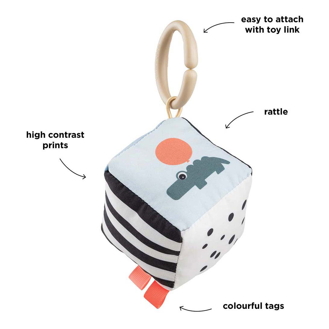 Fait par le contraste de cerf Cube Happy Clouds
