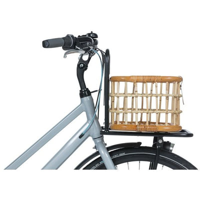 Basil Green Life - panier à vélo en rotin - moyen - avant brun naturel