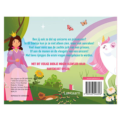 Les éditeurs de lanternes regardent et ressentent des licornes et des princesses