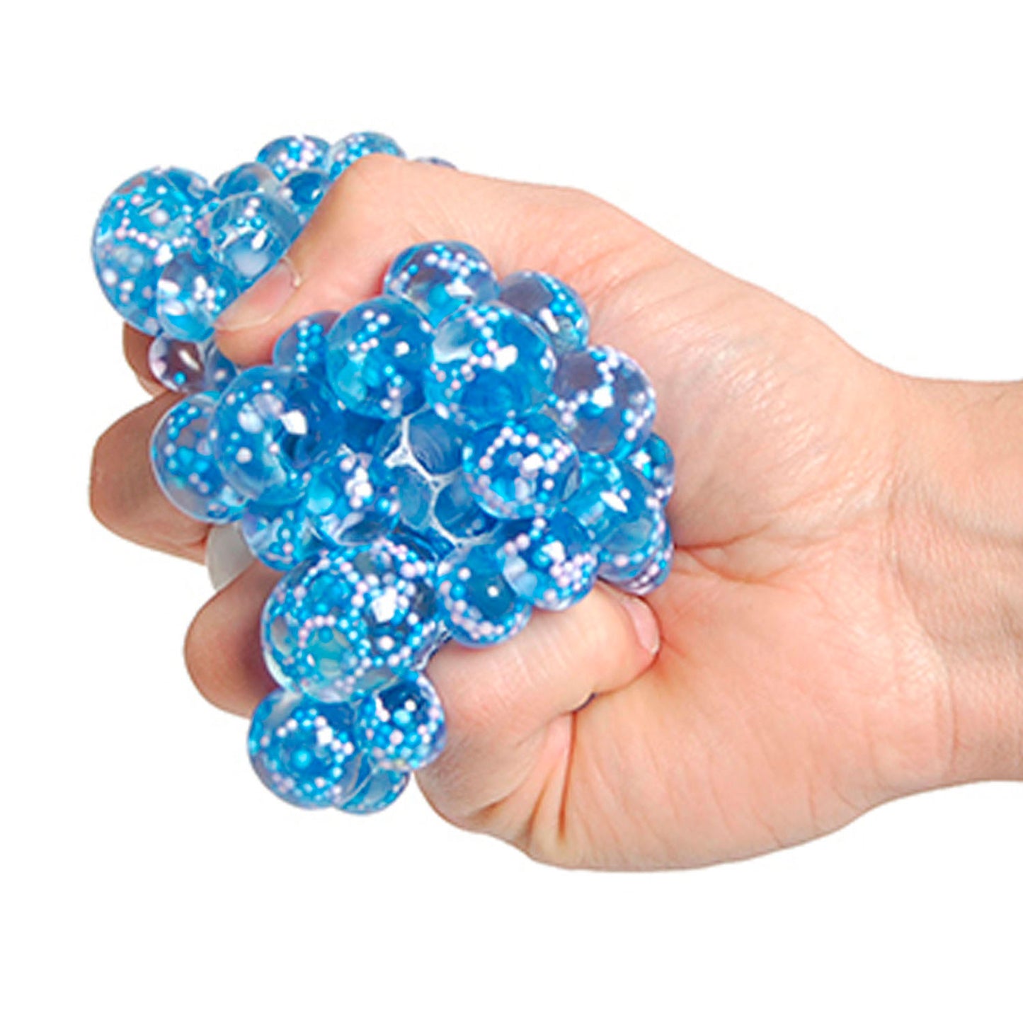 Prépasser la balle avec des perles d'eau, des confettis et une boue
