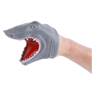 Requin marionnette à la main de destination