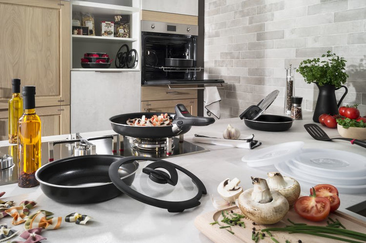 TEFAL Cooking Gear Tefal L65033 Ingenio Expertise Snappan 26 cm noir