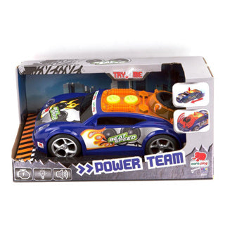 Voiture battant avec une batterie de lumière et de son