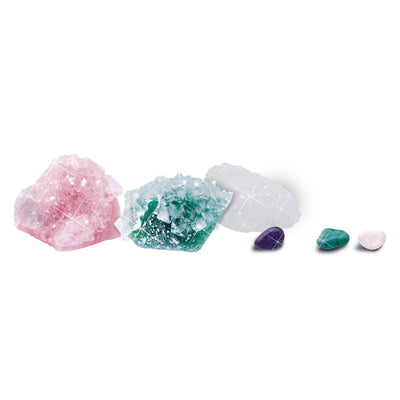 Ses poussant des cristaux et des pierres précieuses