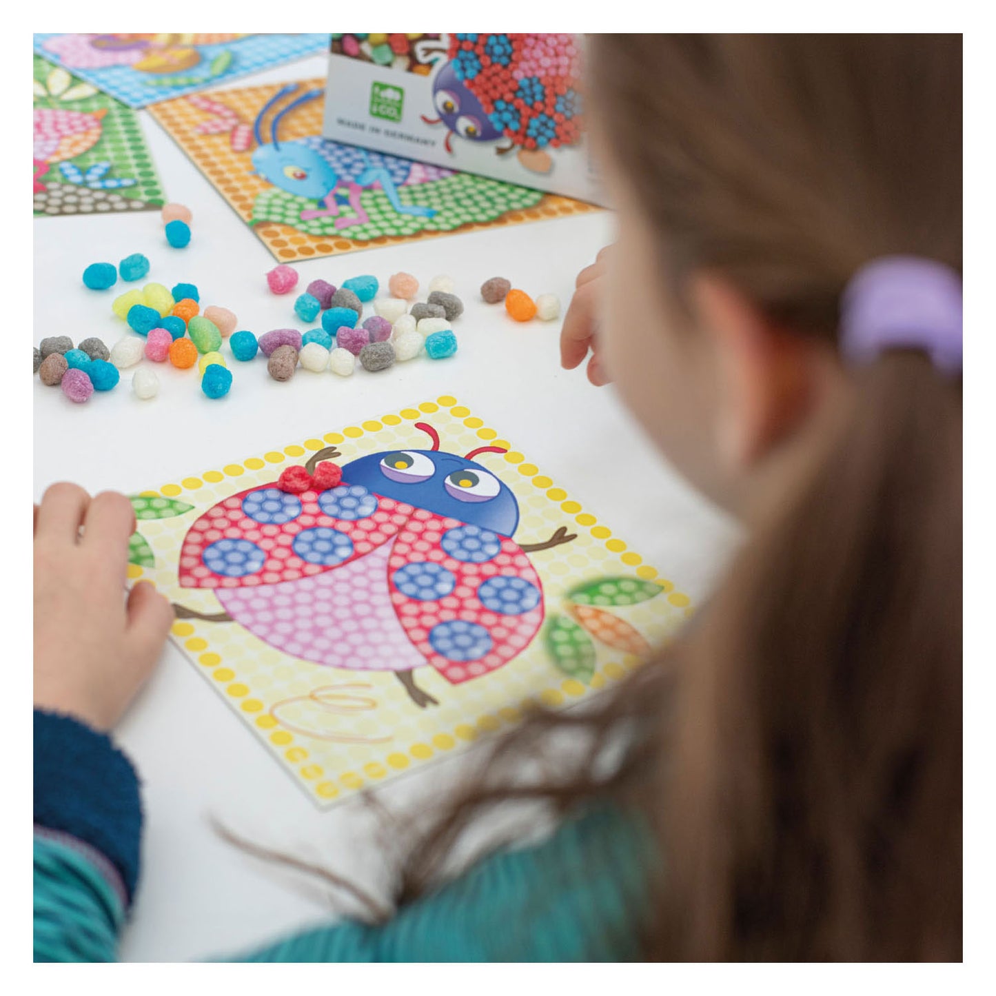Ensemble de mosaïque Playmais - petits insectes