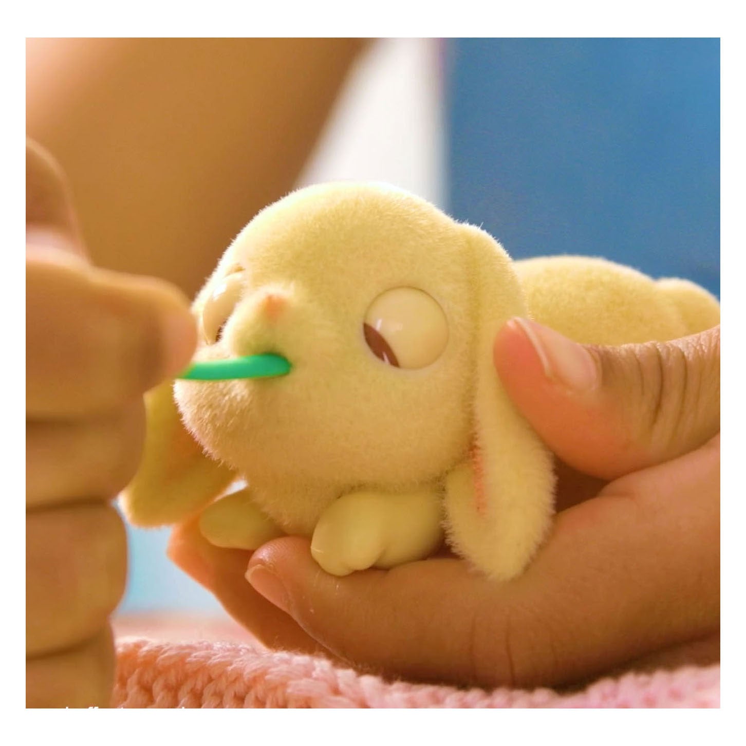 Moose Toys Little Live Pet Mama Surprise Mini Play Figure Rabbit