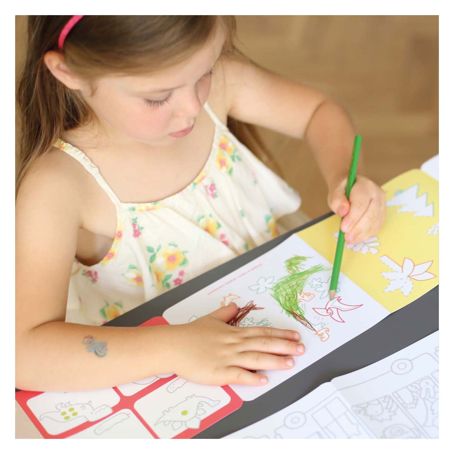 Panda banane - livre de coloriage J'adore les pages à colorier avec des dinosaures
