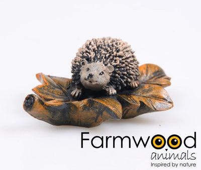 Animaux de ferme hérisson sur plateau naturel l10cm