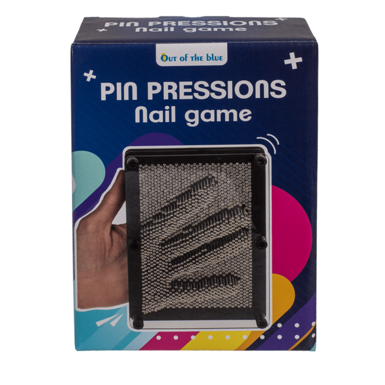 Jeu d'ongles, pinpressions. env. 19x14 cm.