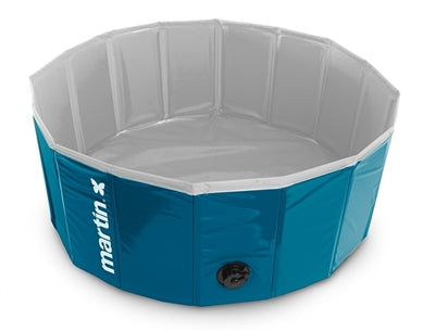 Martin dog pool bleu