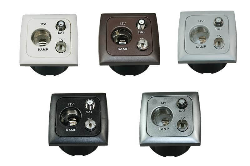 Prise C-line 12 volts avec antenne et connexion satellite avec cadre gris opale