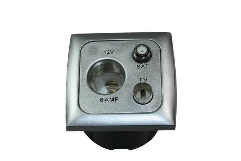 Prise C-line 12 volts avec antenne et connexion satellite avec cadre opale argent