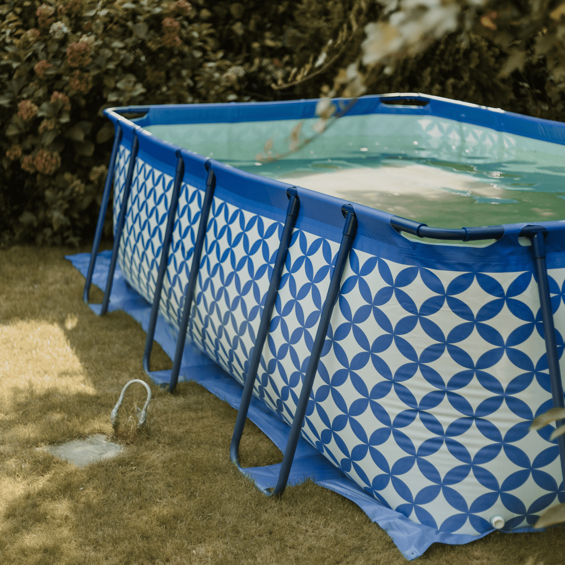 Élégance | Piscine de conception blanc bleu foncé 400x200x100 cm incl. Accessoires