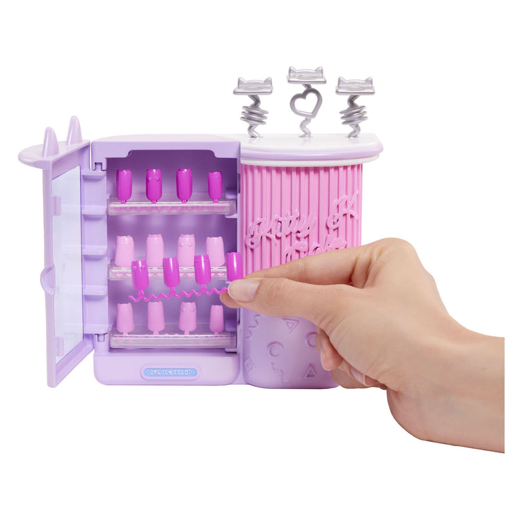 Surprise du divertissement MGA! OH MON DIEU. Sweet Nails - Kitty K Café