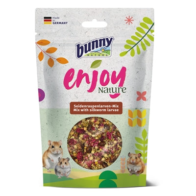 Bunny Nature appréciant le mélange avec Silkups Larven