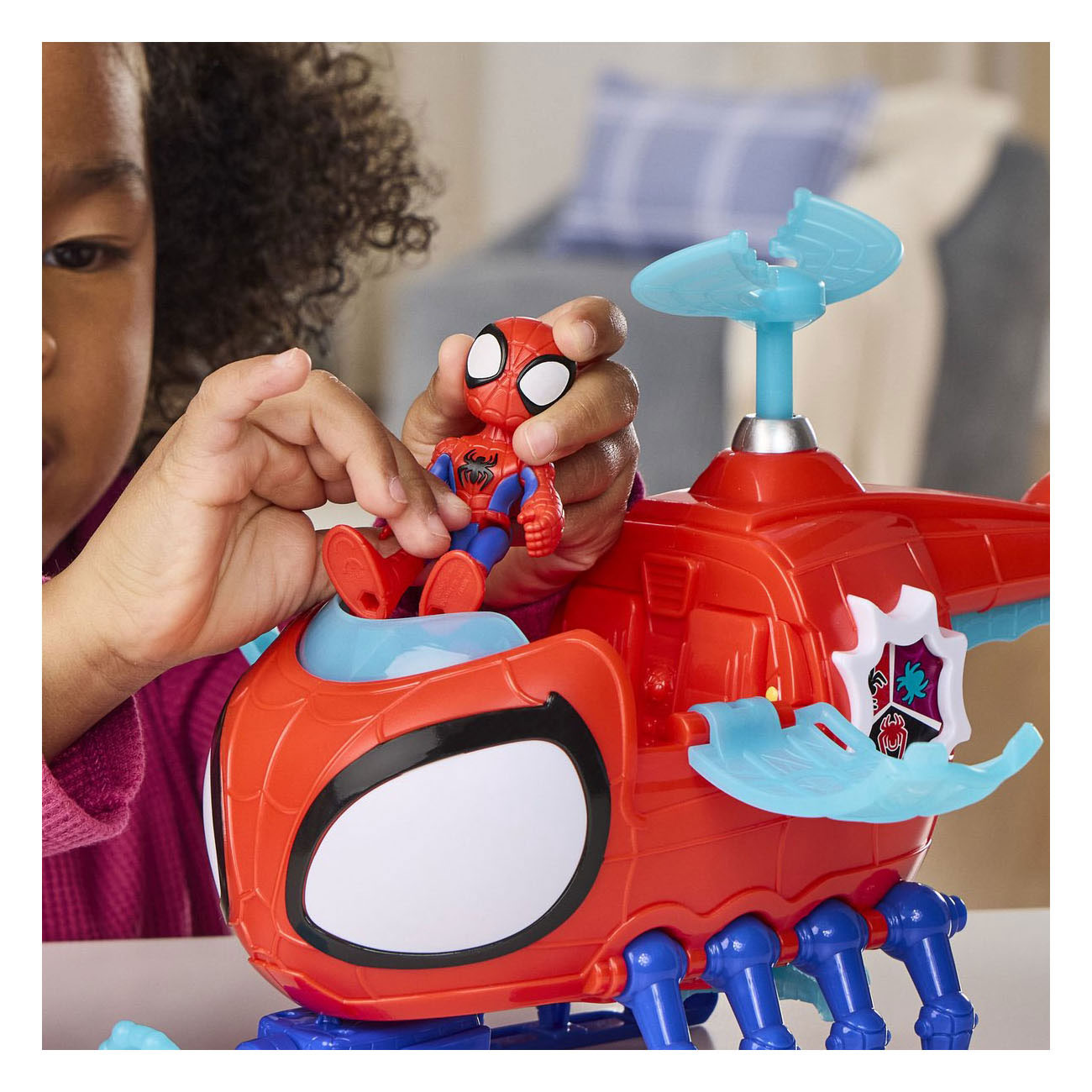 Hélicoptère Spidey jouet Hasbro avec figurine et accessoires.