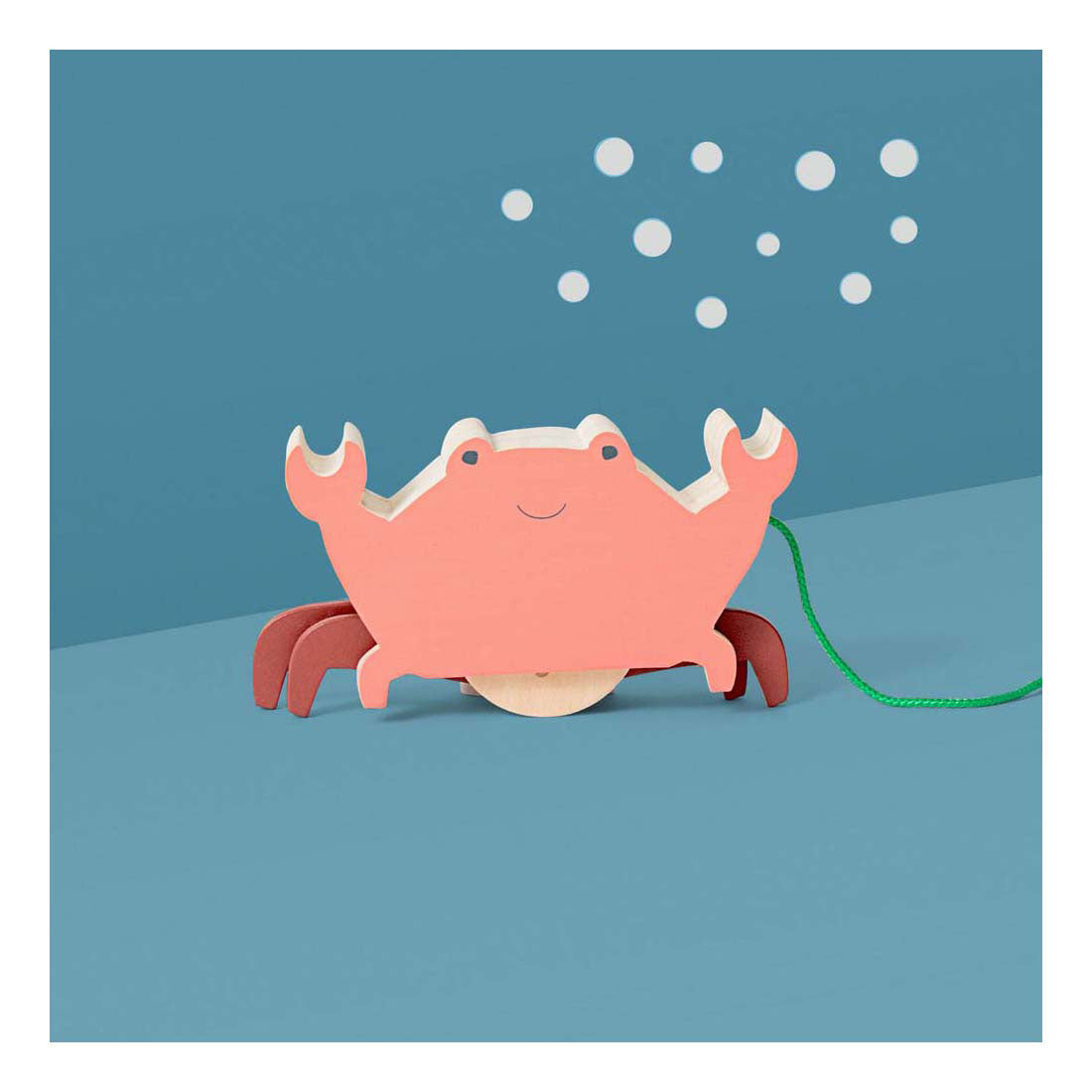 BS Toys Crabe en bois avec cordon