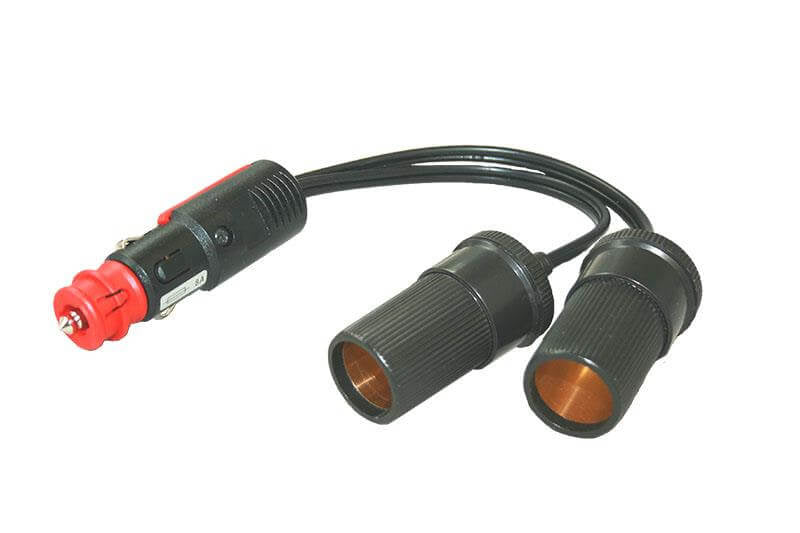Câble adaptateur 12 volts de la fiche uni à la prise allume-cigare double