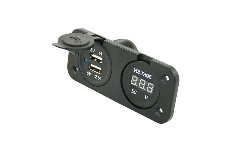 Voltmètre numérique pour ligne électrique 10-30 V et 2 chargeurs USB-A max. Courant de charge 3,1a intégré