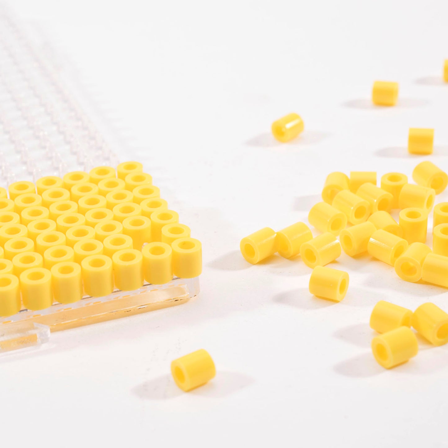 Vaessen creative • Perles thermocollantes jaunes 1100 pcs.