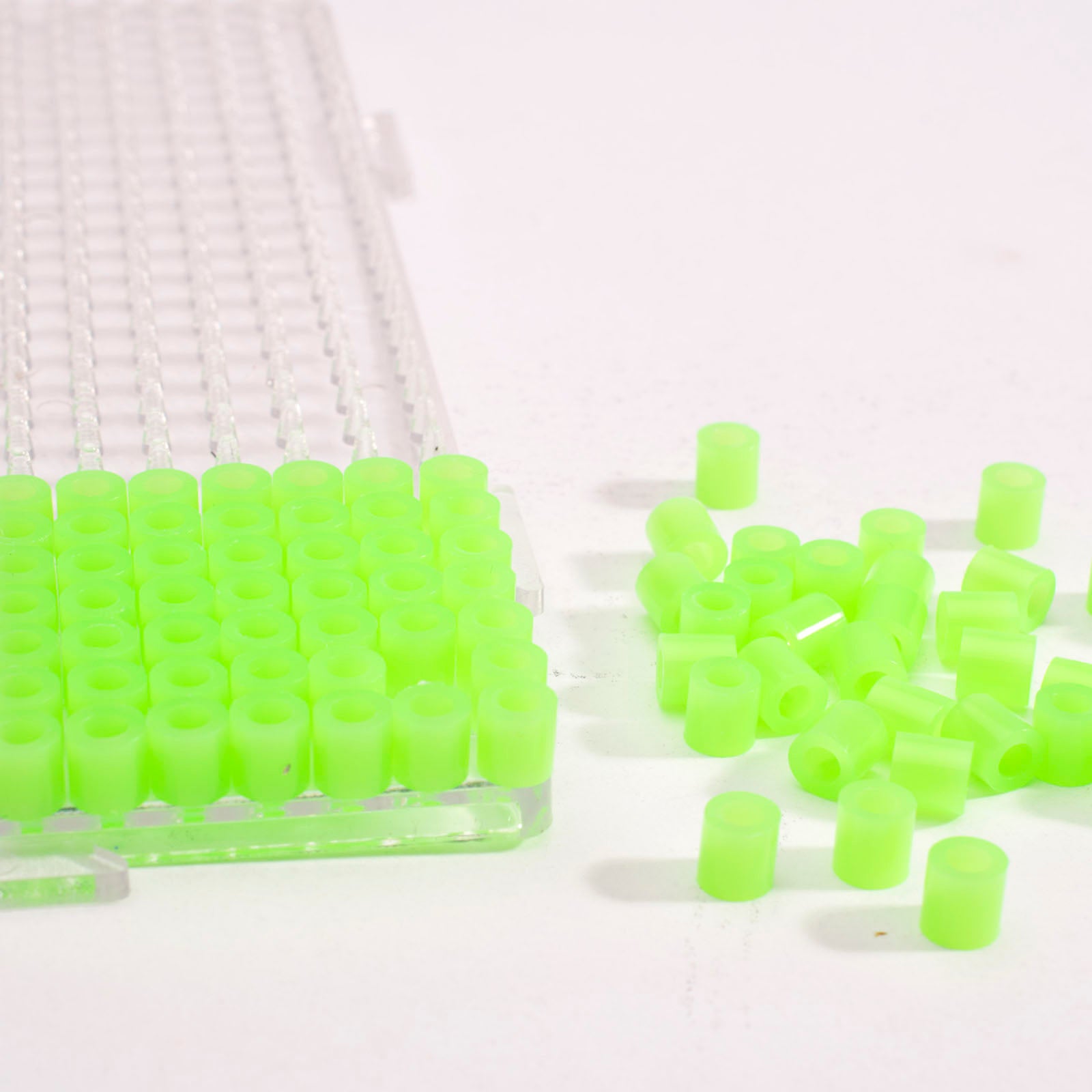Vaessen creative • Perles thermocollantes vert fluo 1100 pcs.