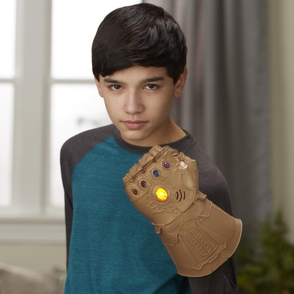 Hasbro marvel avengers gantelet infini + lumière et son